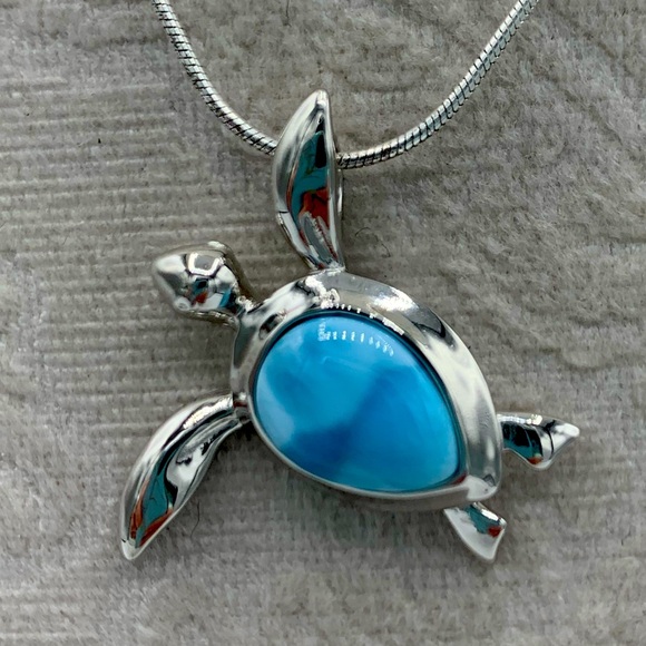 Larimar Rare Gemstone set in Italian Silver with an Italian Silver 18” chain. - Picture 1 of 4